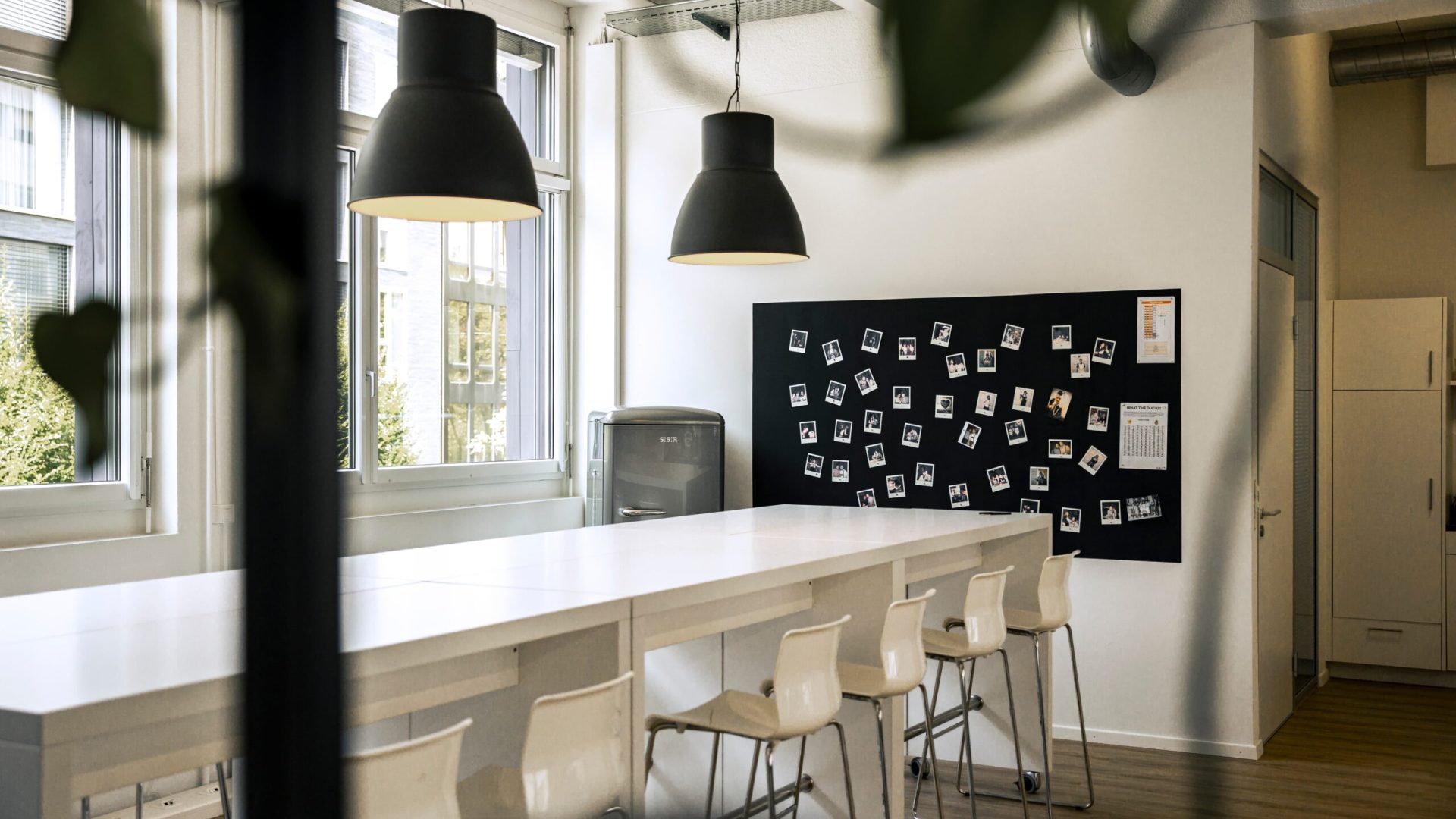 vis_a_vis_office (1)