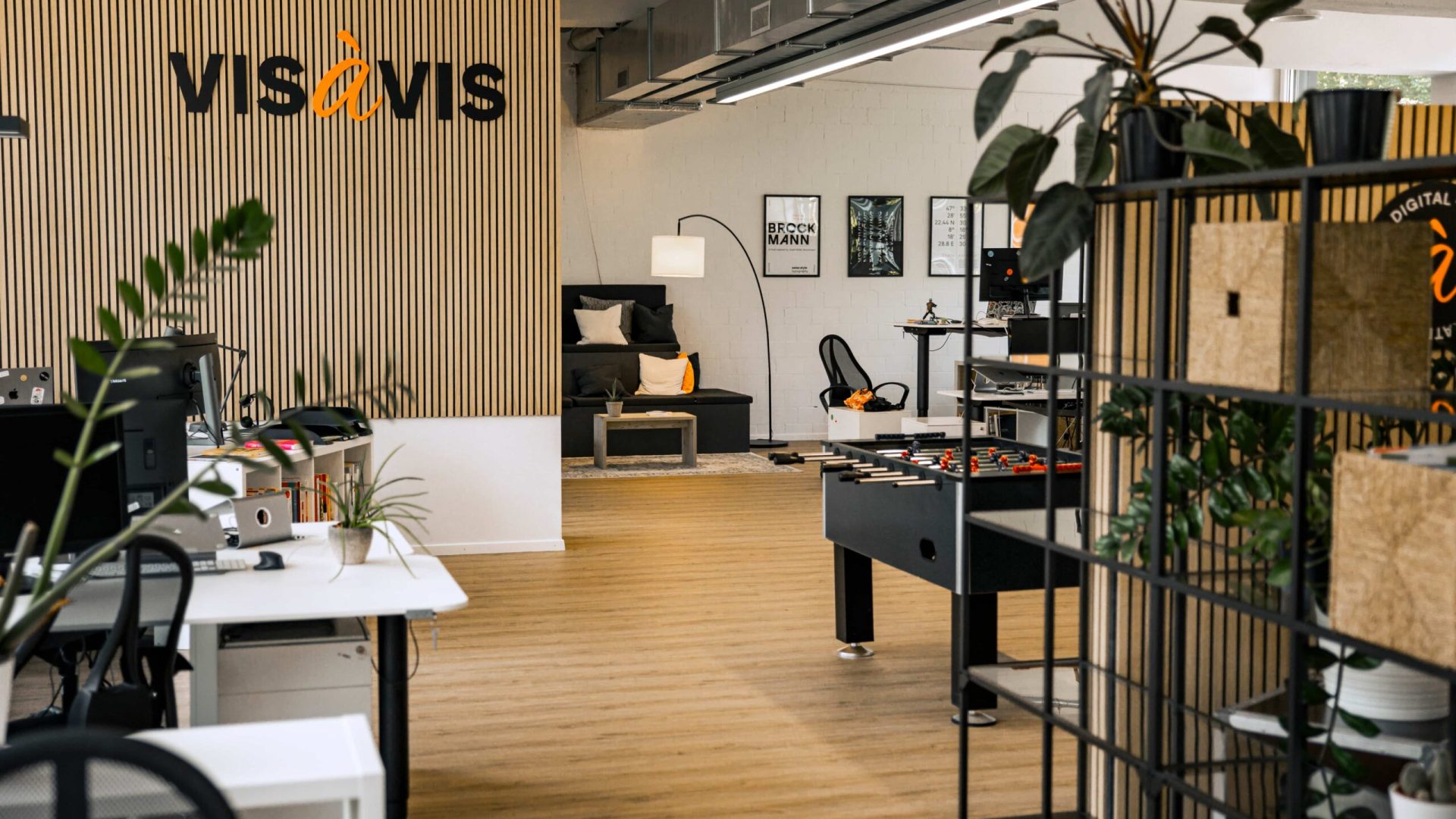 vis_a_vis_office (32)