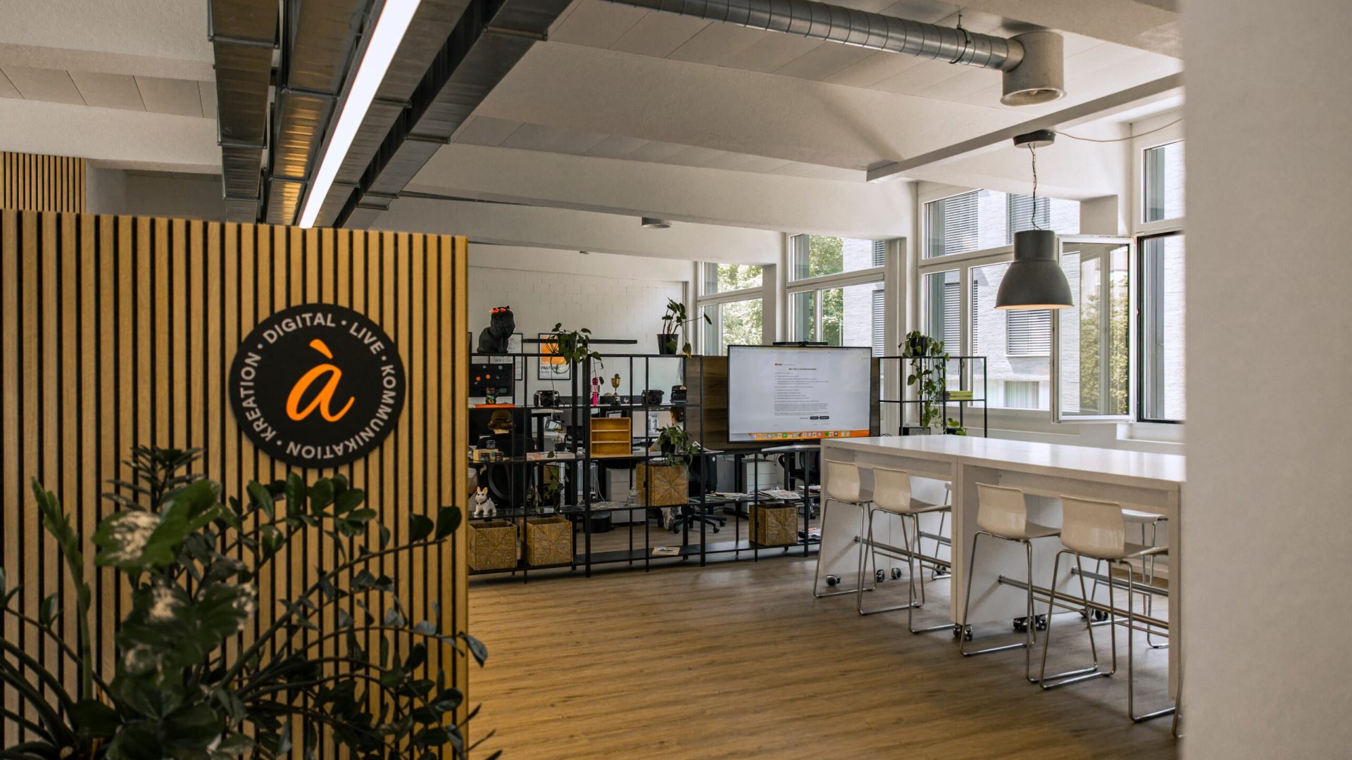 vis_a_vis_office (4)(1)