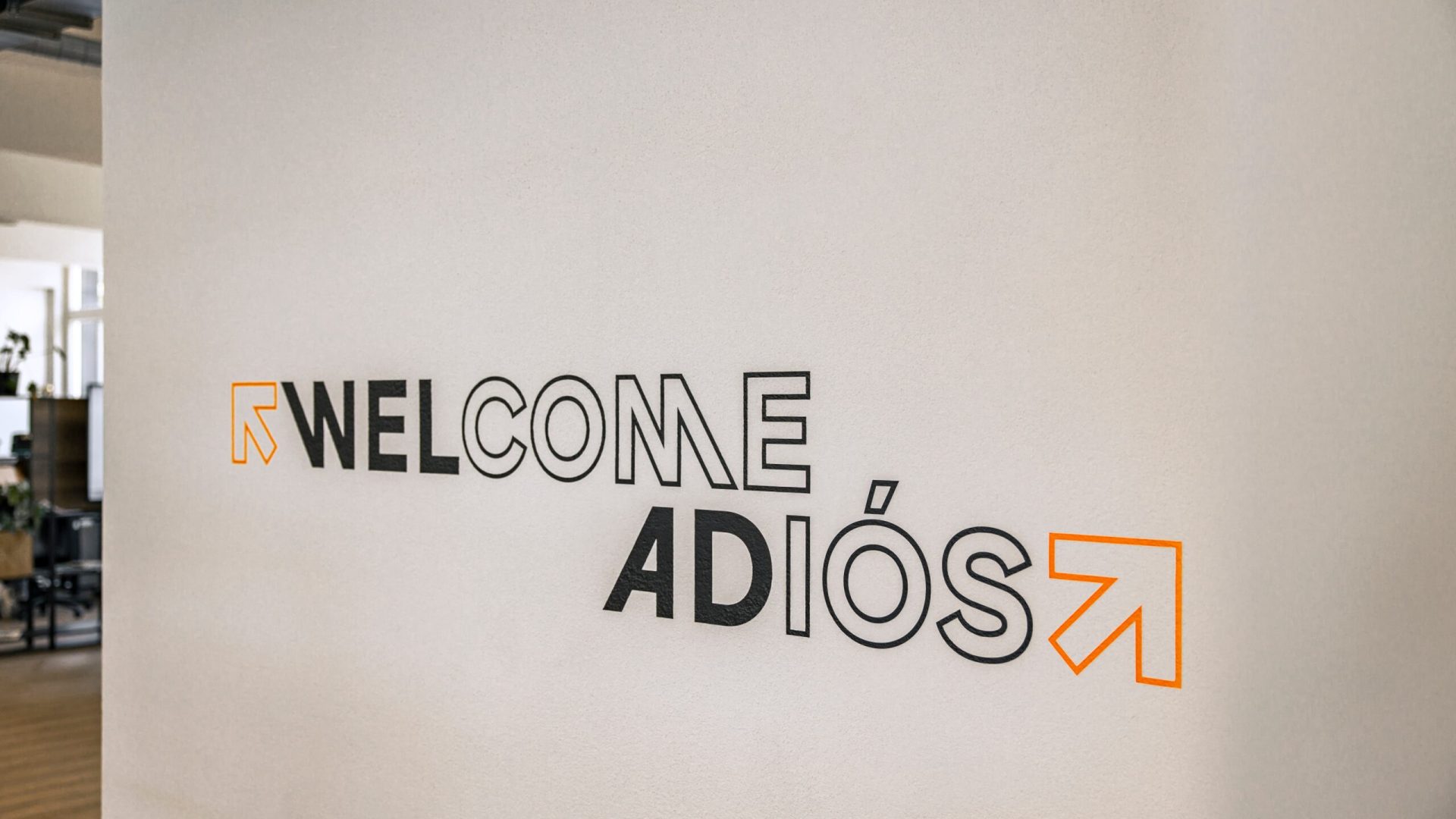 vis_a_vis_office (5)